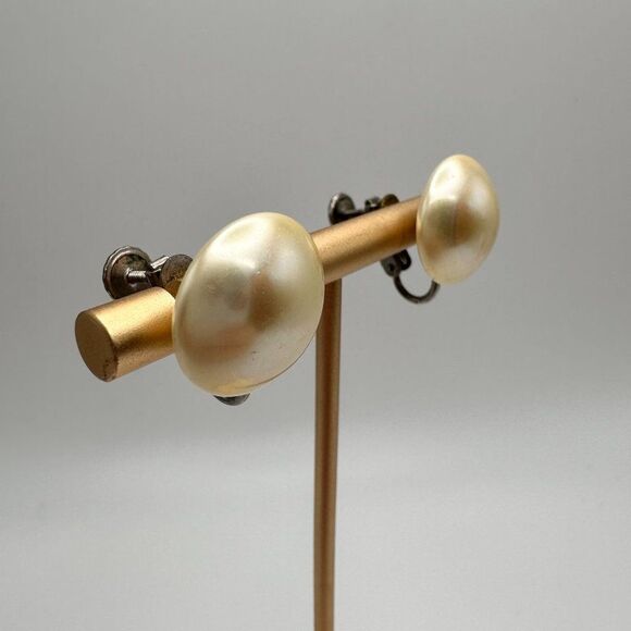 Vintage Pearl Button Costume Earrings Richelieu Clip On 16 mm - Picture 3 of 8